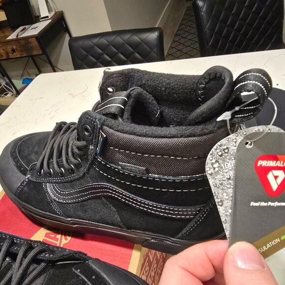 Vans MTE Sk8-Hi Waterproof Shoe Blackout Black VN000CVTBKA MENS SIZE 10 NEW - Picture 2 of 12